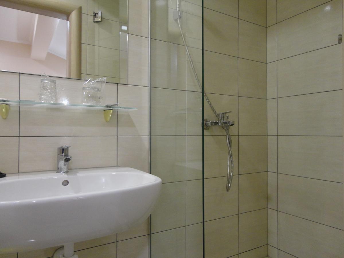 Prenociste "Magnus" Bed & Breakfast Slavonski Brod Ngoại thất bức ảnh