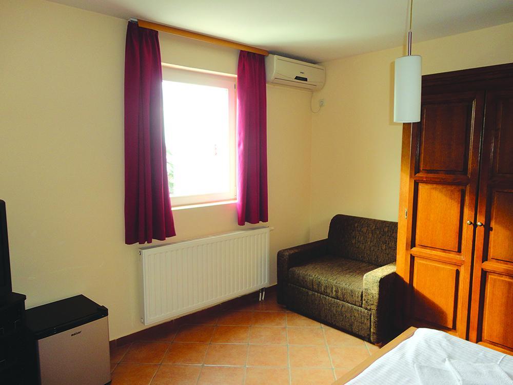 Prenociste "Magnus" Bed & Breakfast Slavonski Brod Ngoại thất bức ảnh