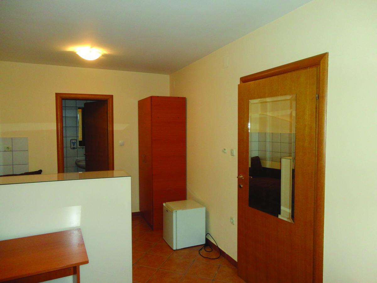 Prenociste "Magnus" Bed & Breakfast Slavonski Brod Ngoại thất bức ảnh