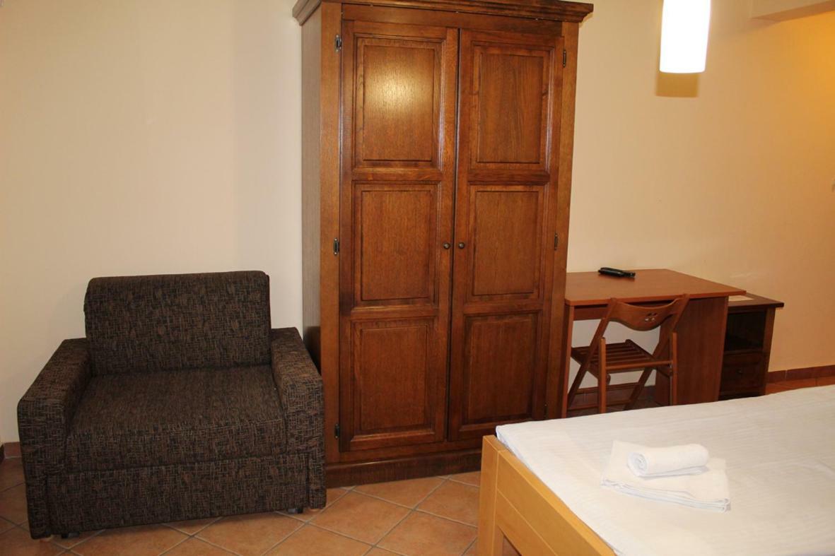 Prenociste "Magnus" Bed & Breakfast Slavonski Brod Ngoại thất bức ảnh
