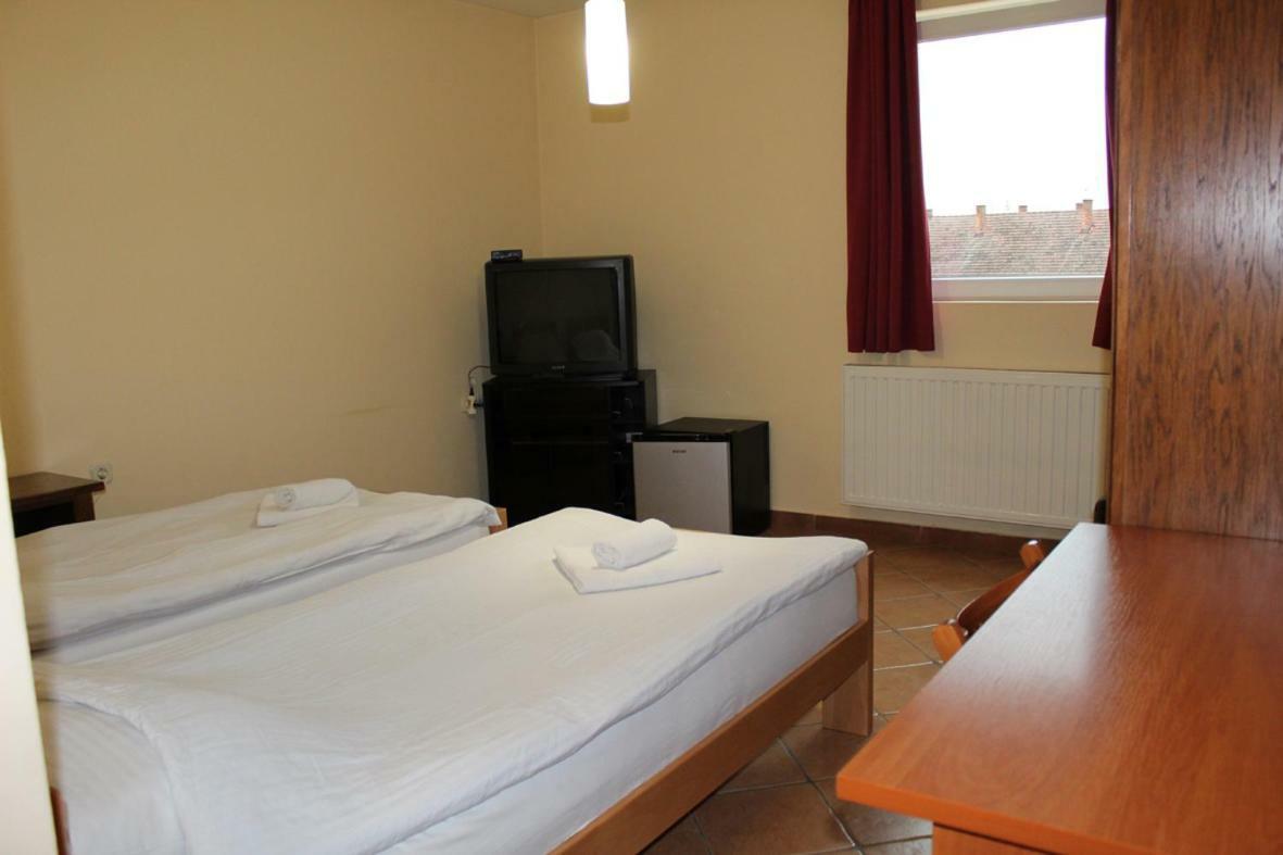 Prenociste "Magnus" Bed & Breakfast Slavonski Brod Ngoại thất bức ảnh