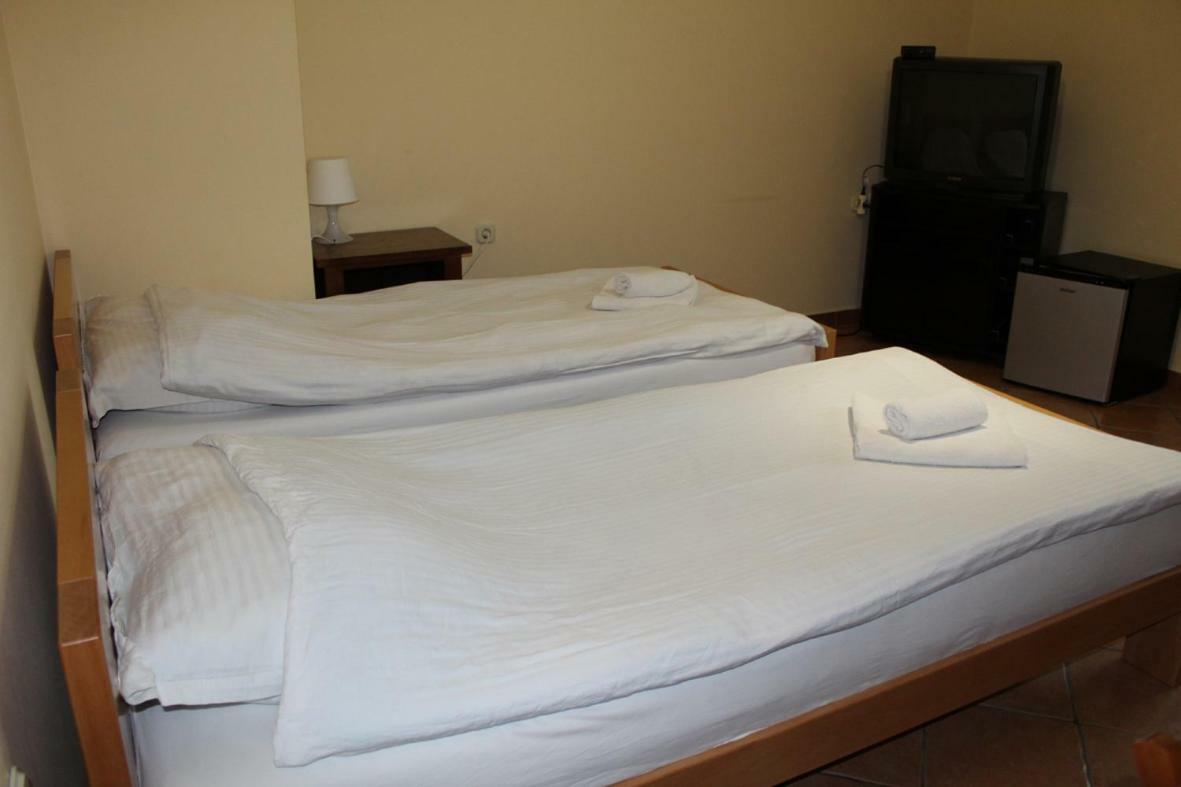 Prenociste "Magnus" Bed & Breakfast Slavonski Brod Ngoại thất bức ảnh