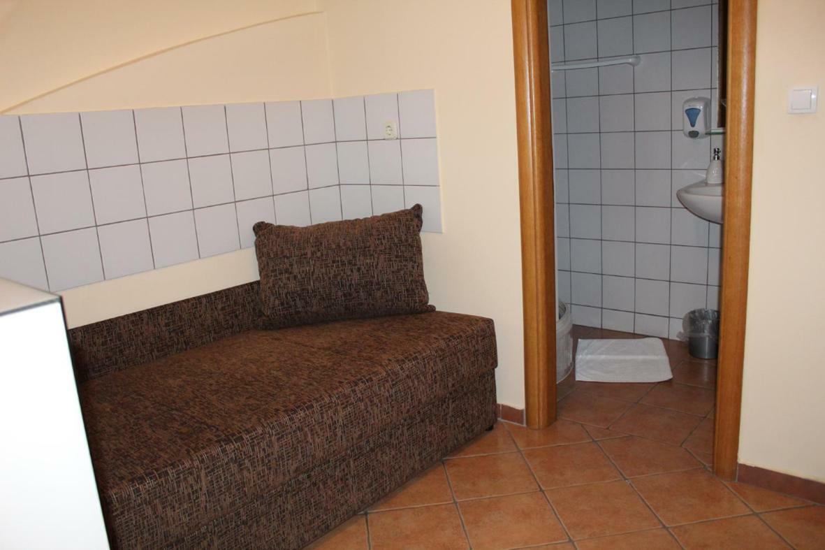 Prenociste "Magnus" Bed & Breakfast Slavonski Brod Ngoại thất bức ảnh