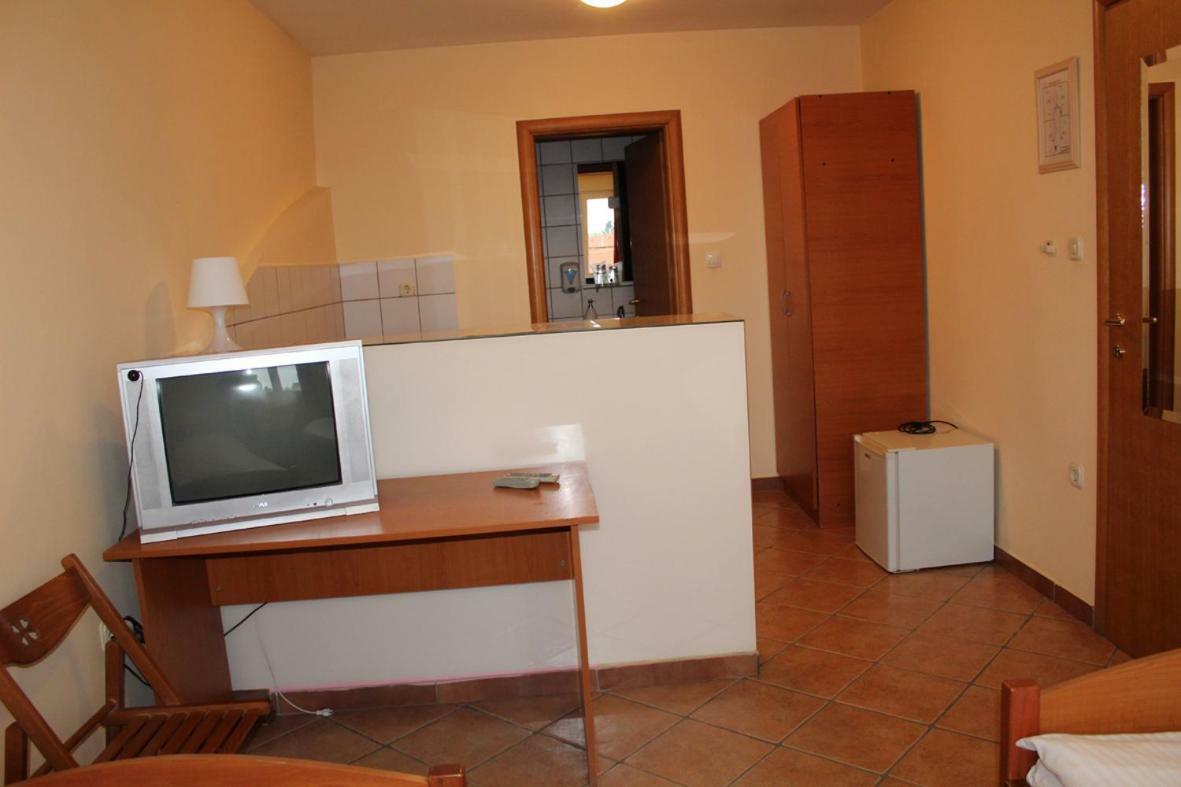 Prenociste "Magnus" Bed & Breakfast Slavonski Brod Ngoại thất bức ảnh